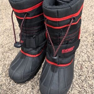 Khombu Black and Red Snow Boots